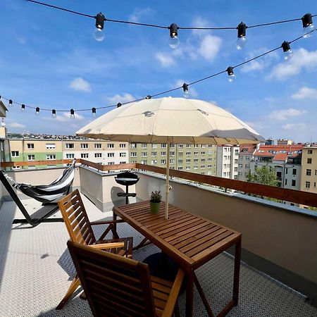 1 Bedroom Apartment With Terrace And Free Parking Near Metro Прага Экстерьер фото